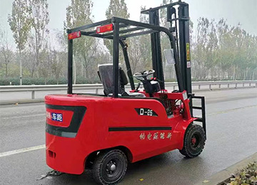 2.5T电动叉车
