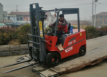 3T电动叉车