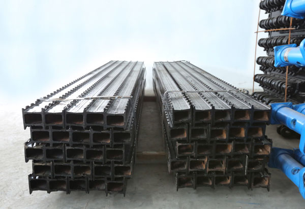 DFB4500/300金属顶梁