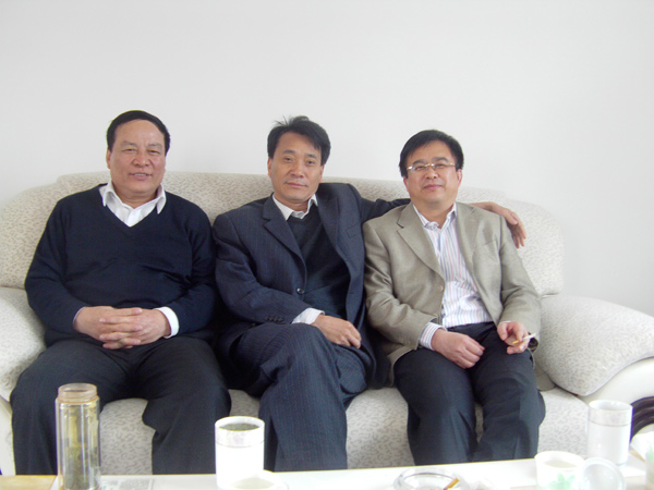 /济宁市政府、市卫生局有关领导来我集团参观指导/