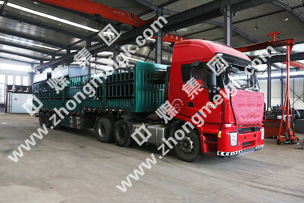 中煤集团一批材料车、矿车发往满洲里